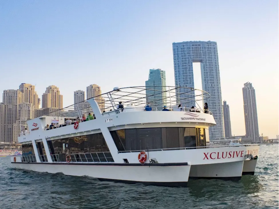 Yacht cruises