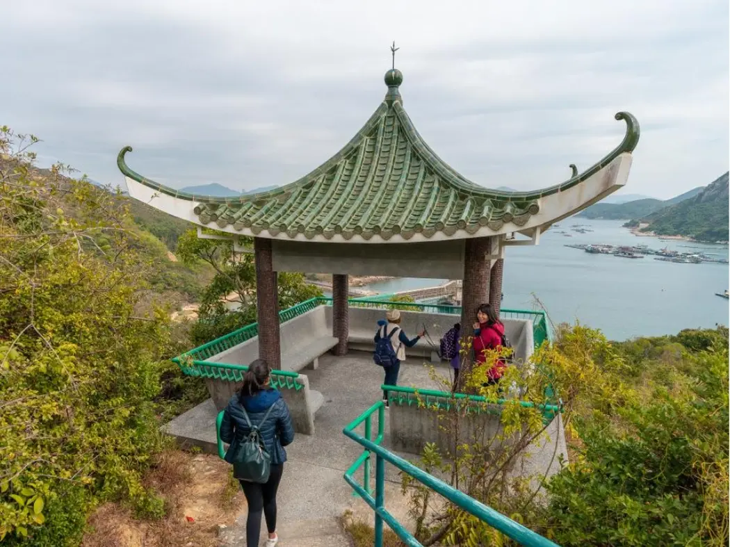 Lamma Island Family Trail (hike connecting the two villages)